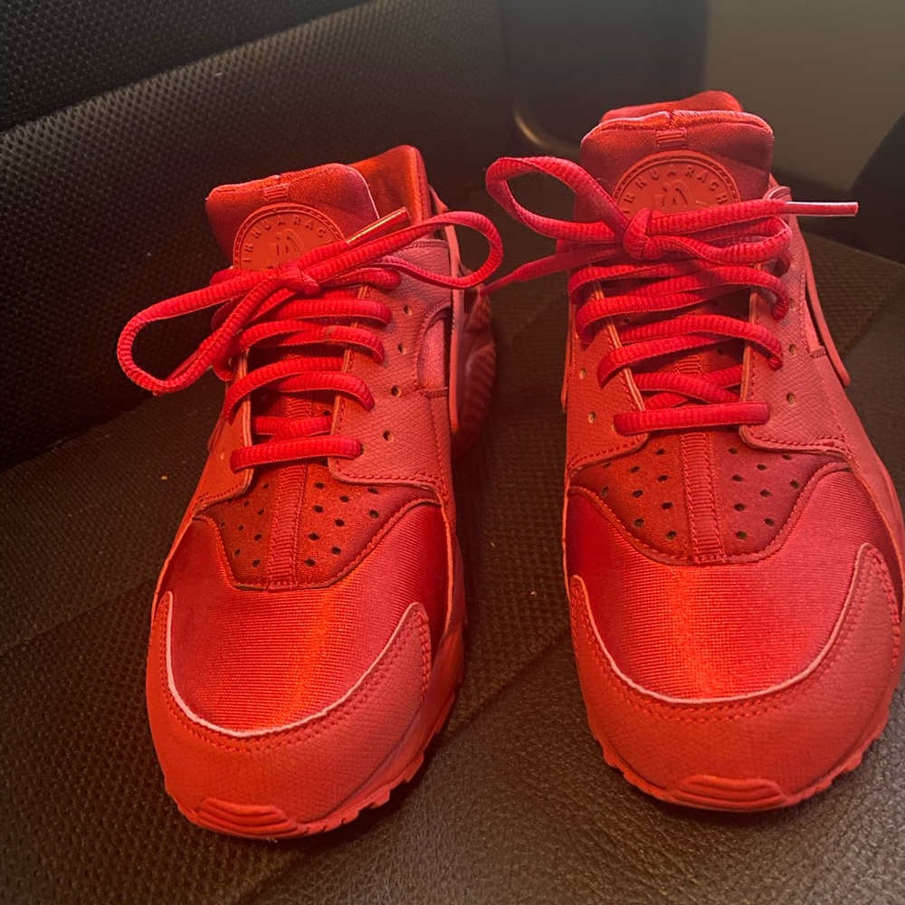 Nike air Huarache size 8.
